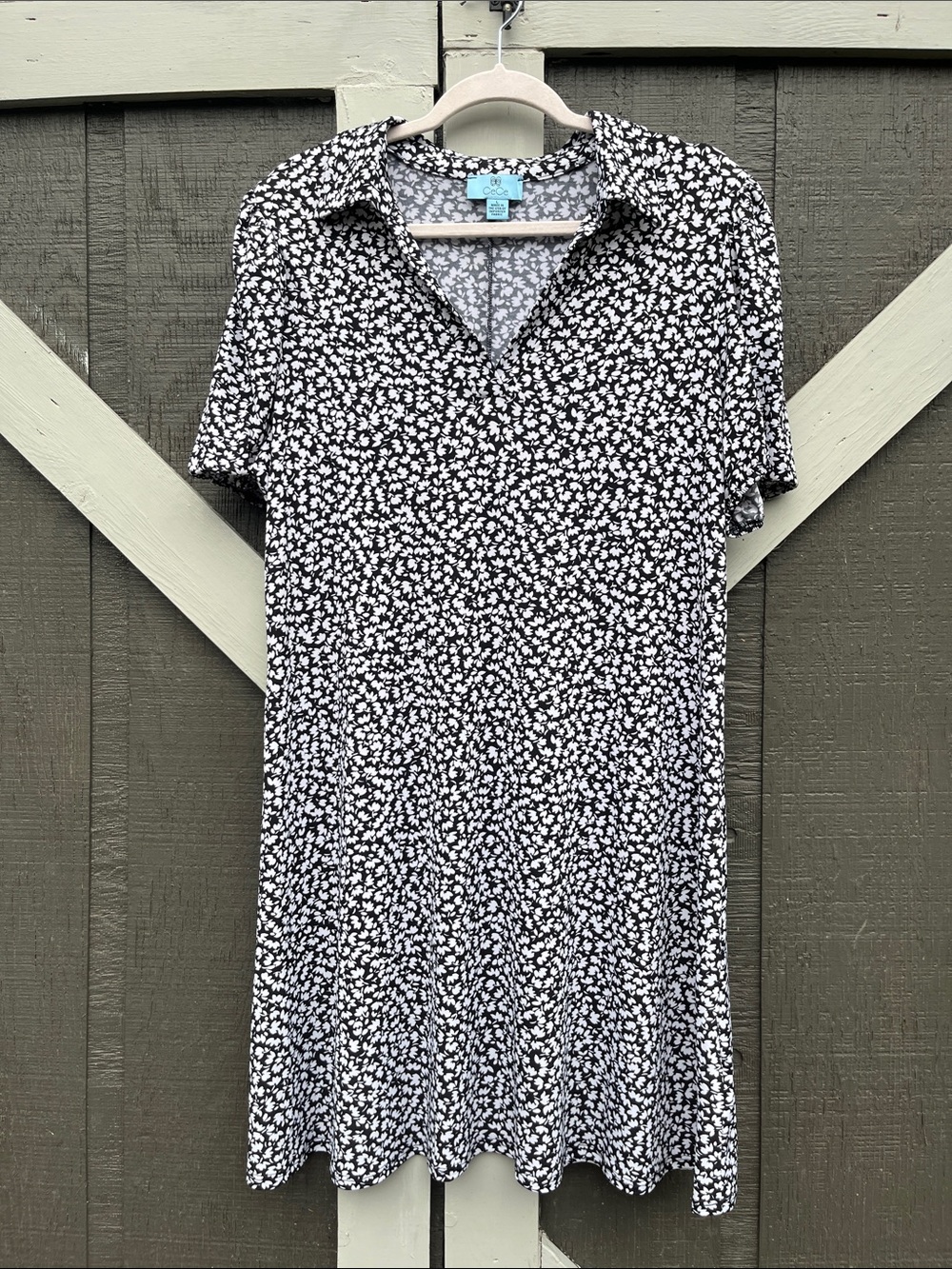 CeCe Black and White Floral Short Sleeve Dress